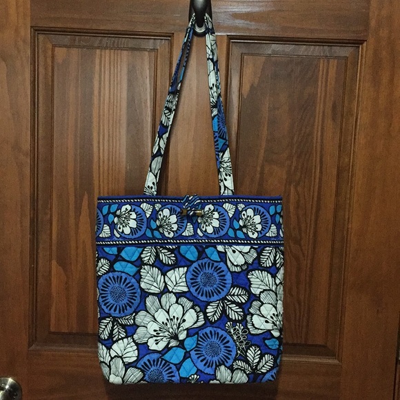 Vera Bradley Handbags - Vera Bradley Tote